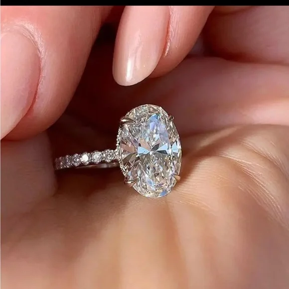 925 Sterling Silver Oval Finger Ring - Picture 1 of 5